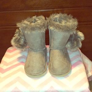 Adorable grey boots